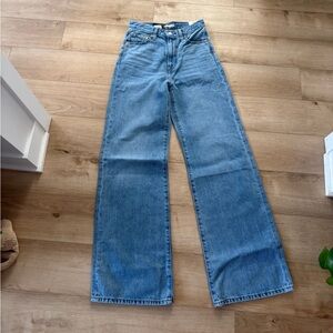 Levis jeans with tags